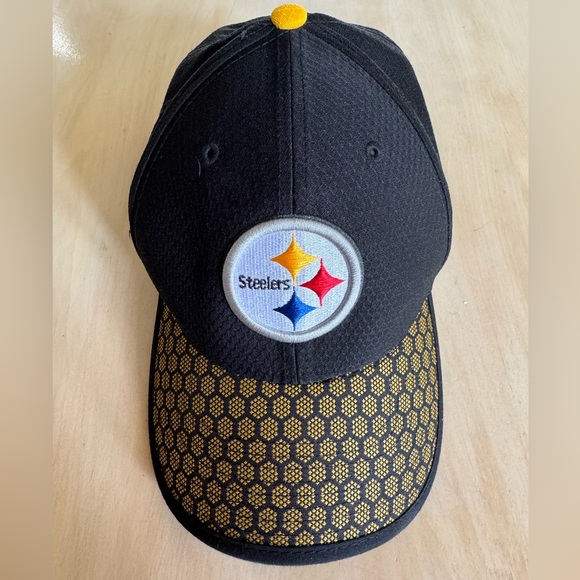 NFL New Era Fitted Steelers Hat - Picture 1 of 7